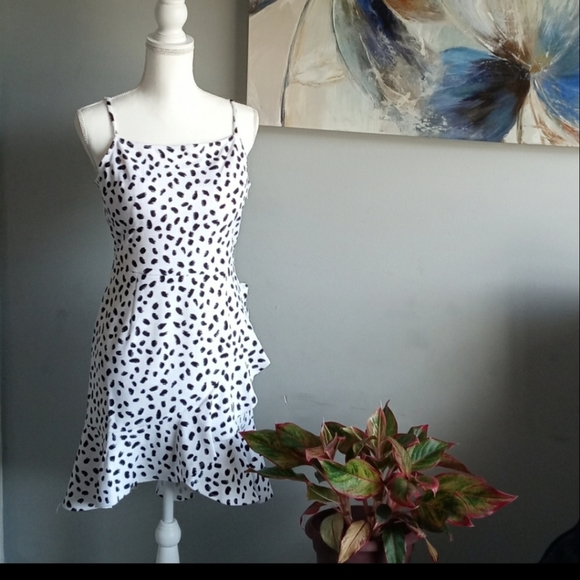 Bar III Dot-Print Ruffled Mini Dress Size L - Picture 3 of 6